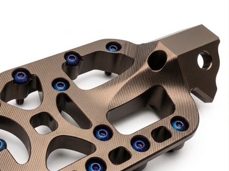Burn blue pins in the 96 Power Parts wide footpeg, brown