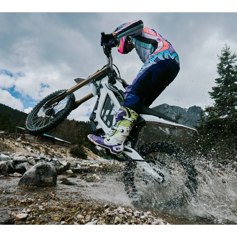 Surron Light Bee 2 hard enduro
