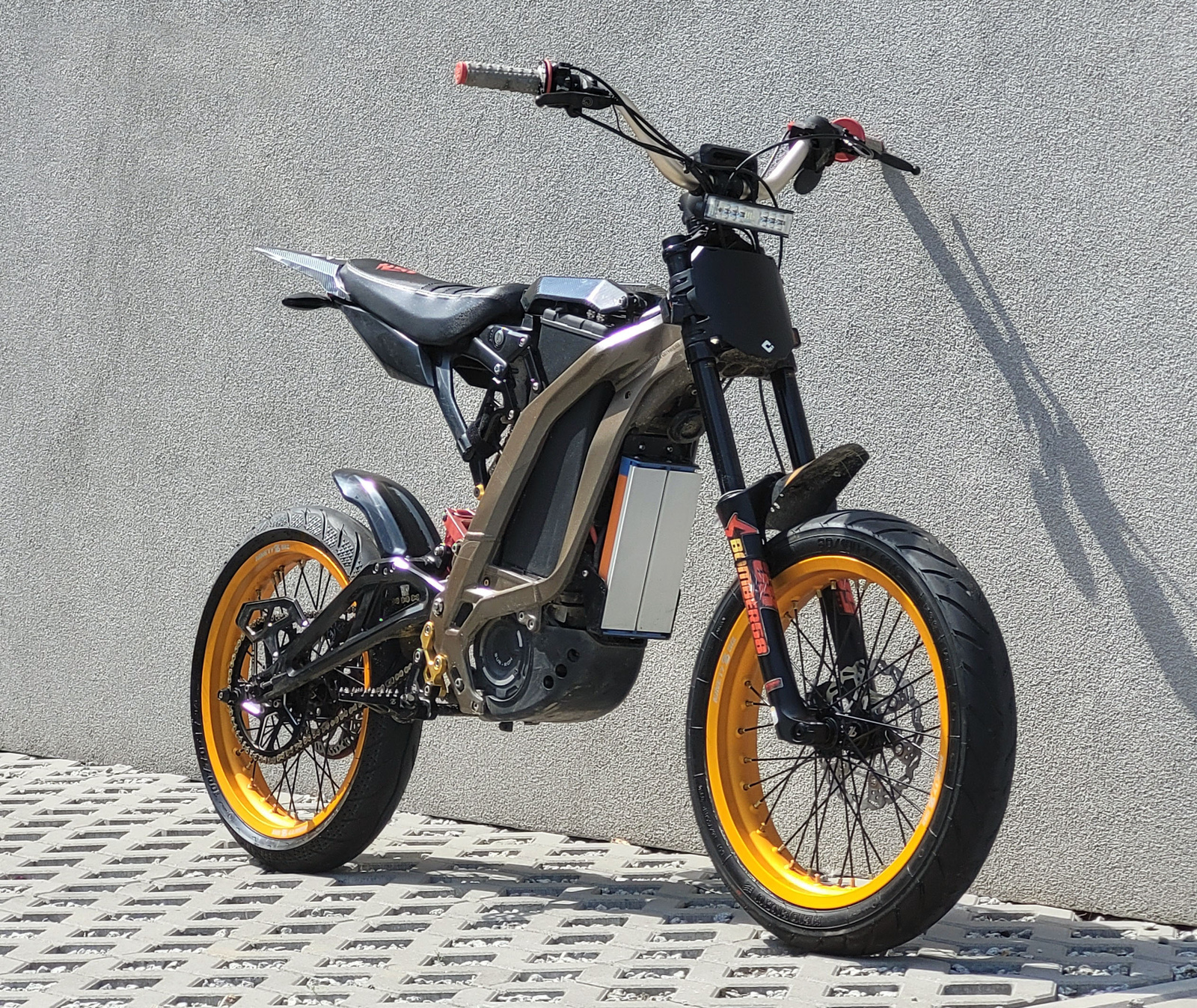 Přestavba Sur-Ron a Talaria na supermoto – kompletní návod