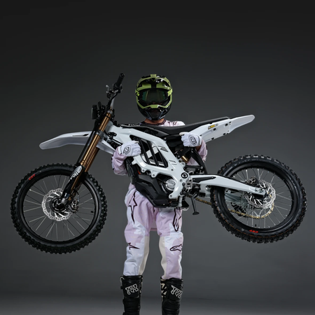 SUR-RON LIGHT BEE 2 X, 24KW | 2026 Wheelie & Traction Control | PŘEDPRODEJ
