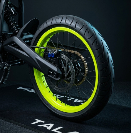 Customowy zestaw kół SUPERMOTO 17″ – Talaria MX5 (Sting R PRO)