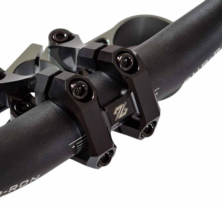96 Power Parts présente fièrement notre nouvelle potence directe, conçue et fabriquée à partir de zéro, de qualité supérieure, pour les vélos lourds comme Sur-Ron, Surron LBX, Talaria, ERIDE Pro, 79Bike et plus encore. Noir