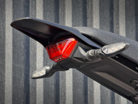 Sur-Ron Light Bee X/L1e 2025 z podstawowym pakietem tuningowym 96 Power Parts