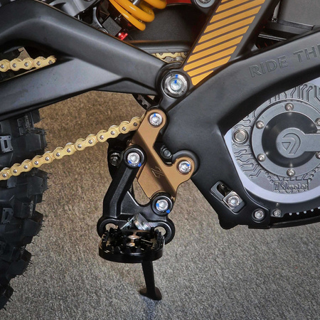 Kit de descenso de estriberas para 79Bike Falcon Pro / GT (-25 mm, aluminio 6061), marrón