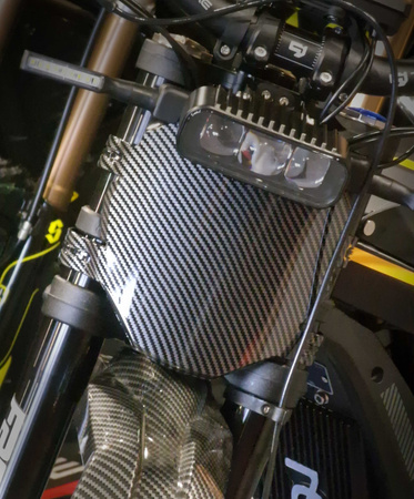 Tabulka se startovním číslem 96 Power Parts – Carbon Look