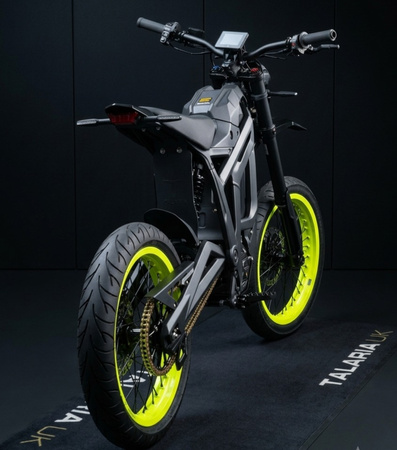 Juego de ruedas SUPERMOTO 17″ a medida – Talaria MX5 (Sting R PRO)