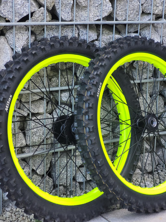 OFF-ROAD sada kol 18"/21" s pneumatikami Mitas – Sur-Ron Ultra Bee, skladem