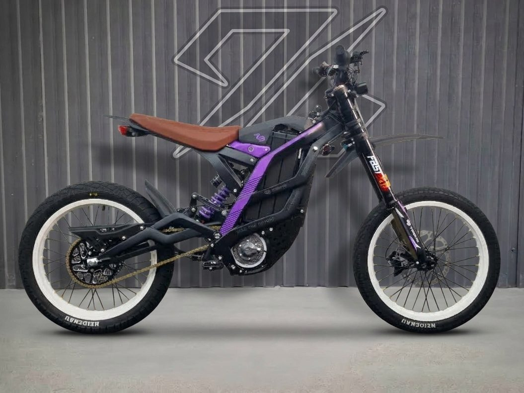 79BIKE Falcon PRO L1e SUPERMOTO Edition auf 17-Zoll-Rädern
