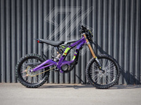 SUR-RON LIGHT BEE X/L1e, 16/19 Edition 96 Power Parts, 10 kW | 2026 Wheelie Control